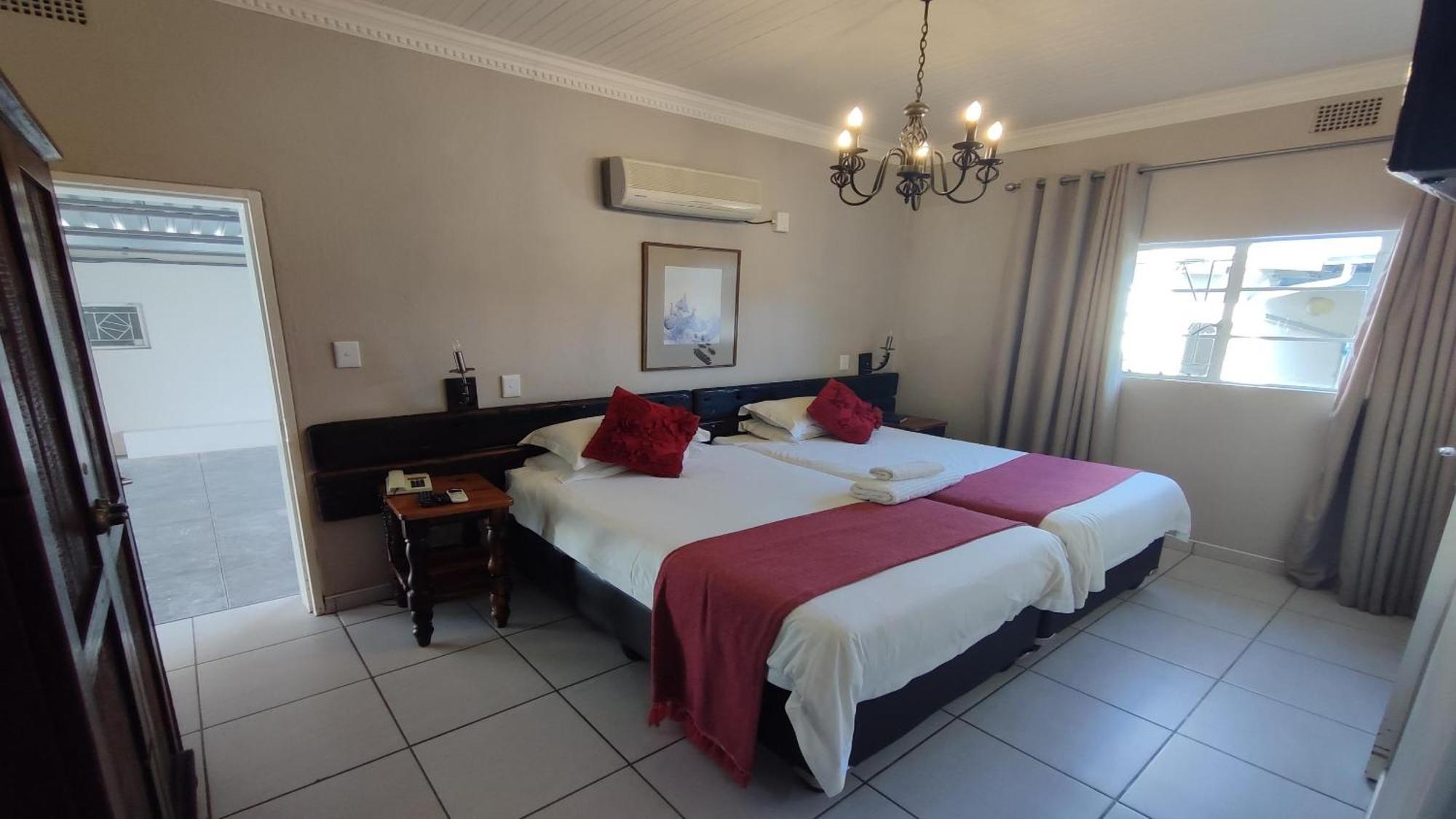 Bird'S Nest Guest House Keetmanshoop Bagian luar foto