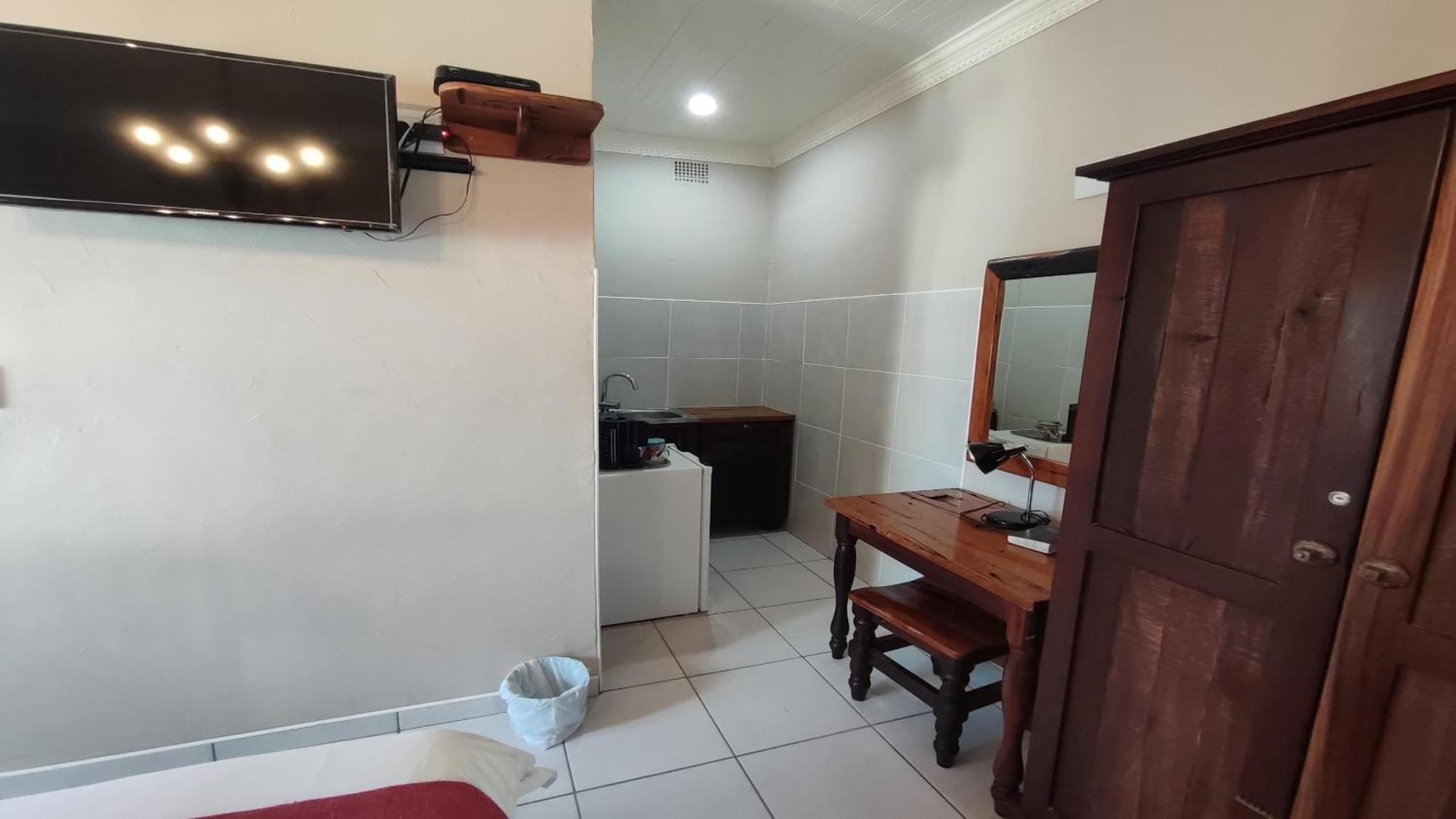 Bird'S Nest Guest House Keetmanshoop Bagian luar foto