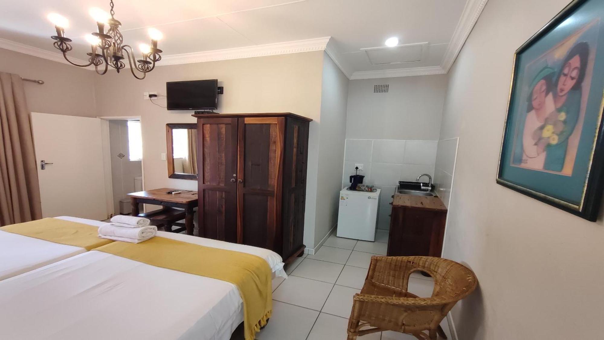 Bird'S Nest Guest House Keetmanshoop Ruang foto